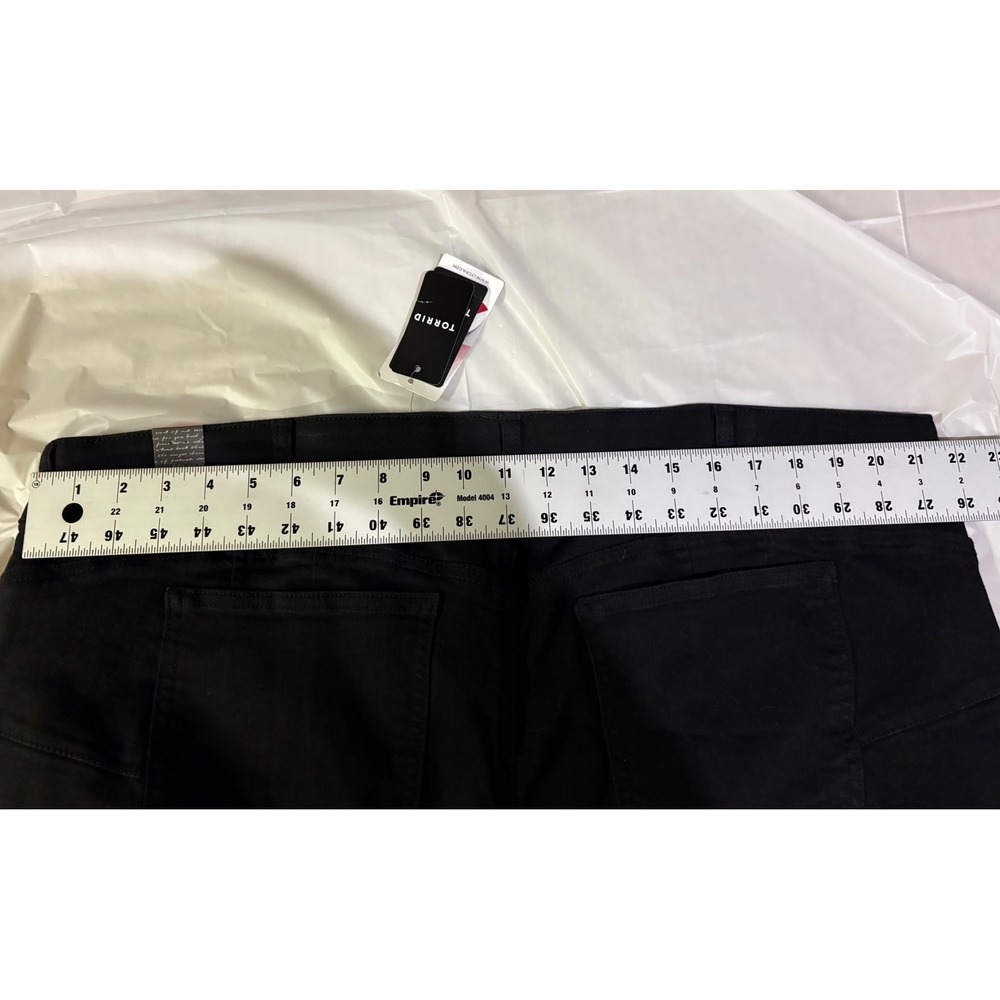 Torrid Bombshell Skinny Jeans NWT size 26 black - Picture 4 of 7